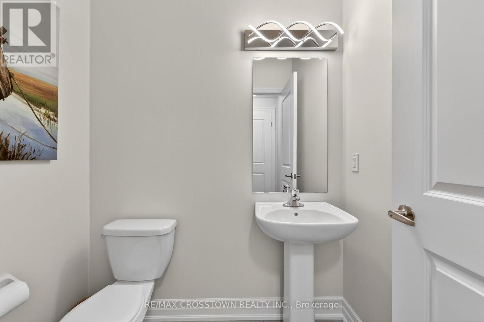 30 Hutton Crescent, Essa, ON - Indoor Photo Showing Bathroom