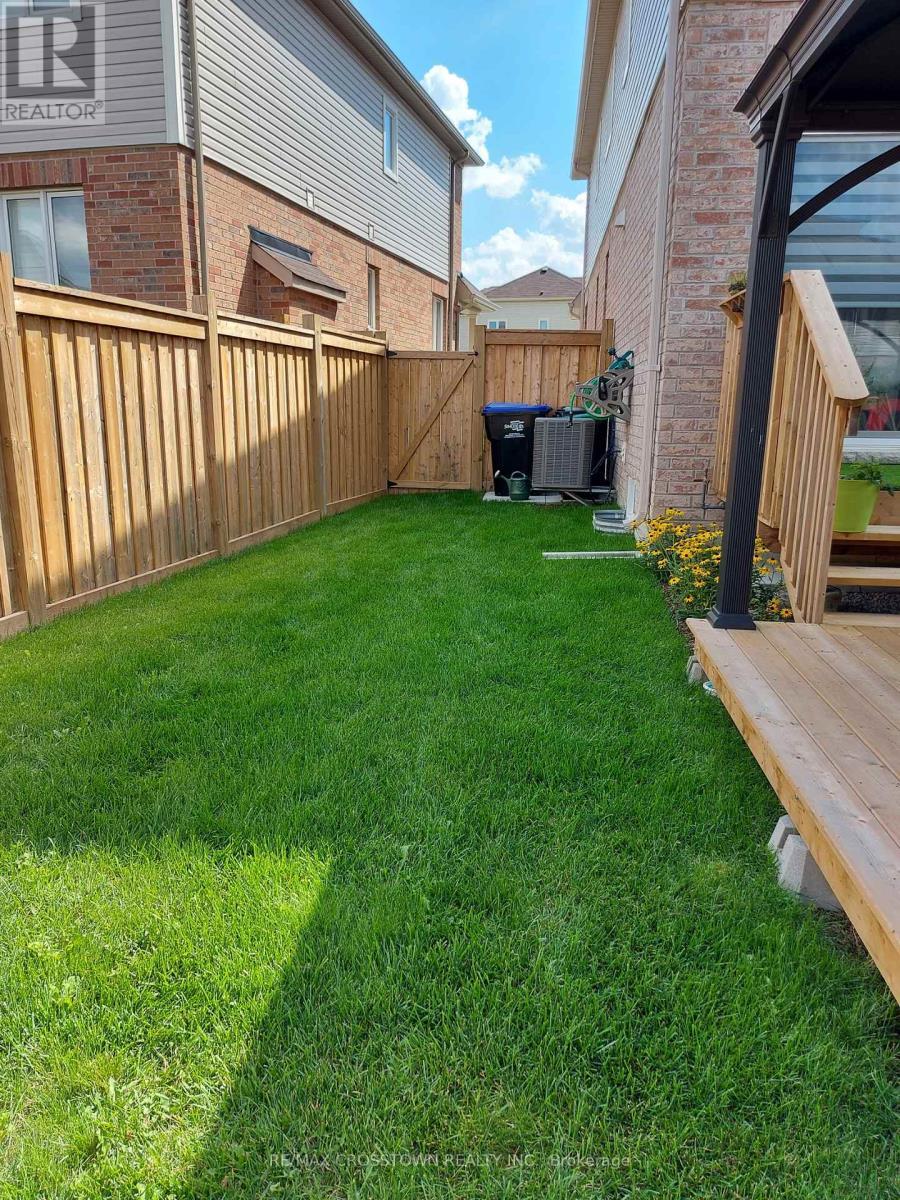 30 Hutton Crescent, Essa, ON - Outdoor