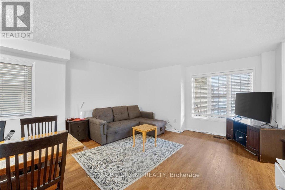 2957 Jackson Drive, Burlington, ON - Indoor Photo Showing Living Room