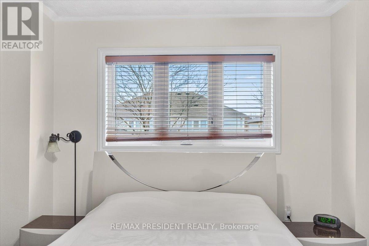 2957 Jackson Drive, Burlington, ON - Indoor Photo Showing Other Room