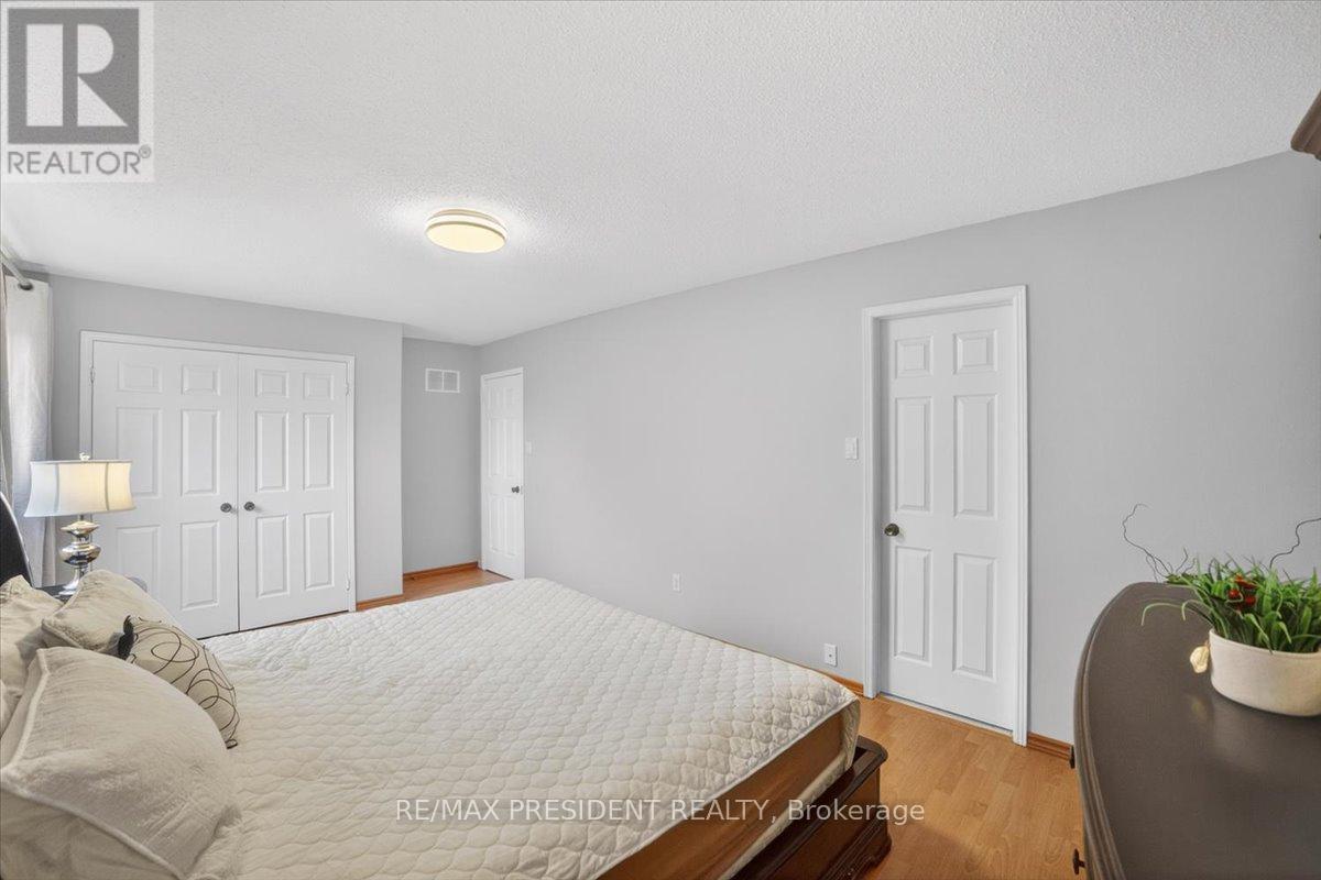 2957 Jackson Drive, Burlington, ON - Indoor Photo Showing Bedroom