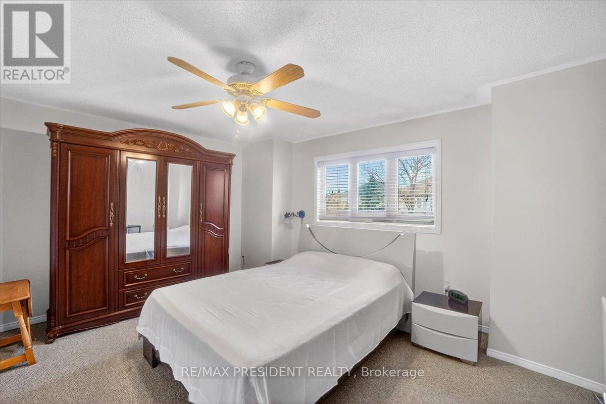 2957 Jackson Drive, Burlington, ON - Indoor Photo Showing Bedroom