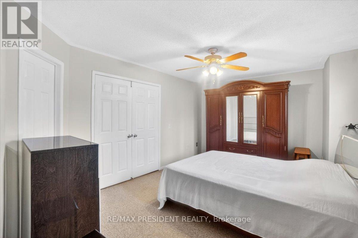 2957 Jackson Drive, Burlington, ON - Indoor Photo Showing Bedroom