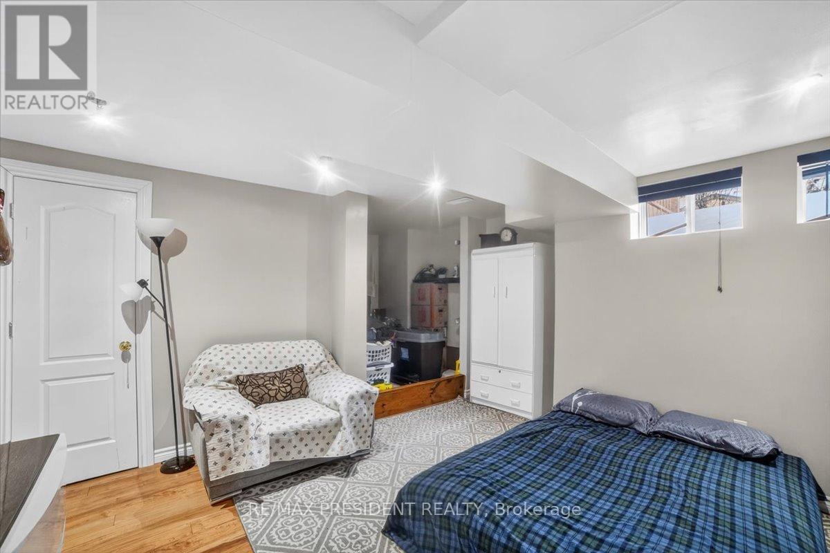 2957 Jackson Drive, Burlington, ON - Indoor Photo Showing Other Room