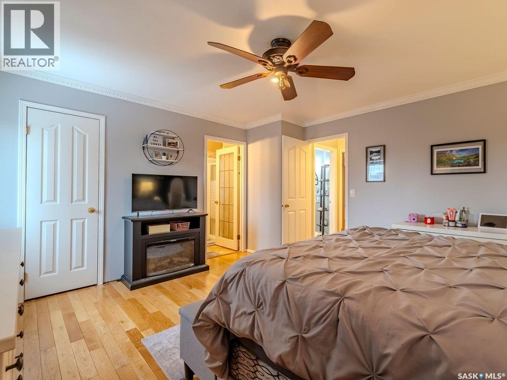 2306 Kenderdine Road, Saskatoon, SK - Indoor Photo Showing Bedroom