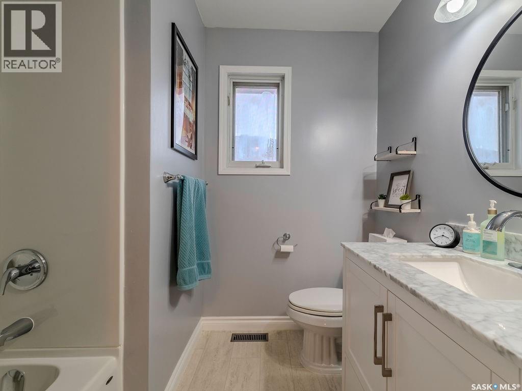 2306 Kenderdine Road, Saskatoon, SK - Indoor Photo Showing Bathroom