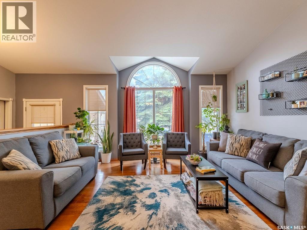 2306 Kenderdine Road, Saskatoon, SK - Indoor Photo Showing Living Room