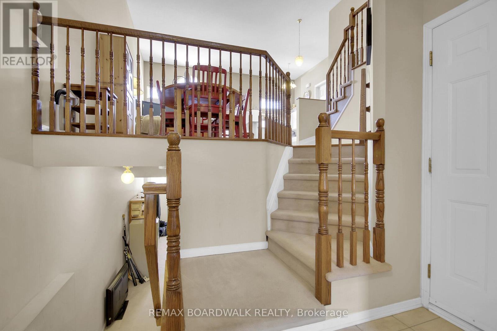 5 Maple Park Private, Ottawa, ON - Indoor Photo Showing Other Room