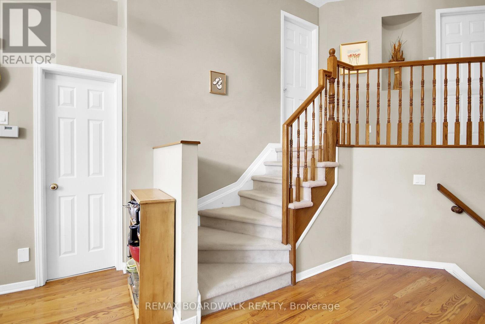 5 Maple Park Private, Ottawa, ON - Indoor Photo Showing Other Room