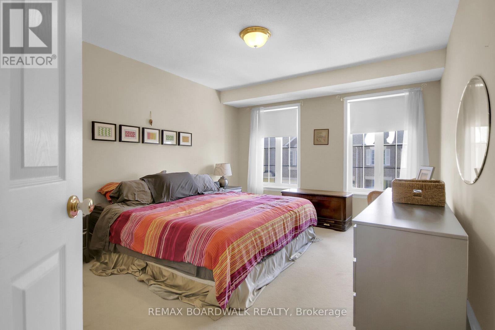 Pimary bedroom - 5 Maple Park Private, Ottawa, ON - Indoor Photo Showing Bedroom