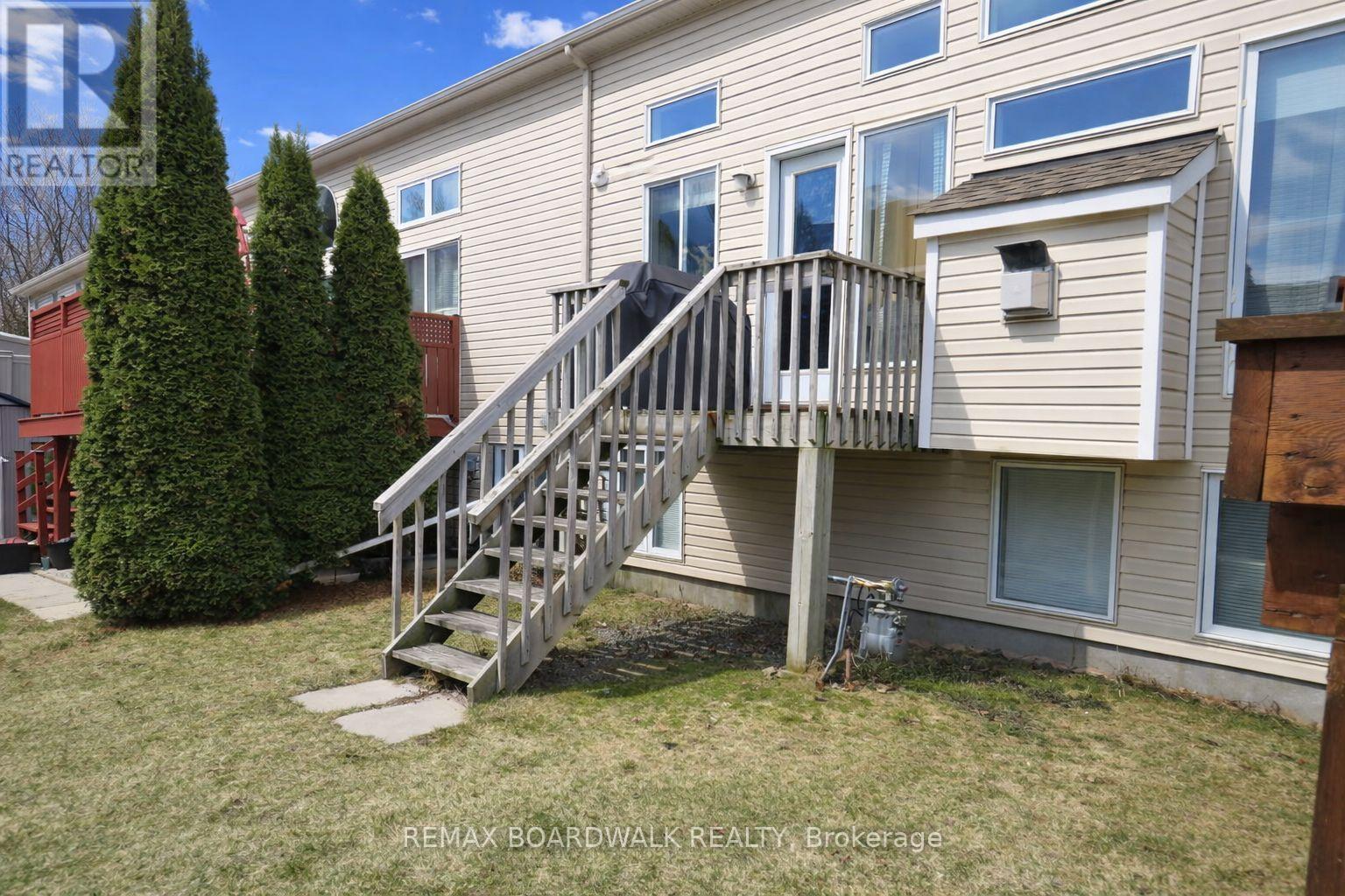 5 Maple Park Private, Ottawa, ON - Outdoor With Exterior