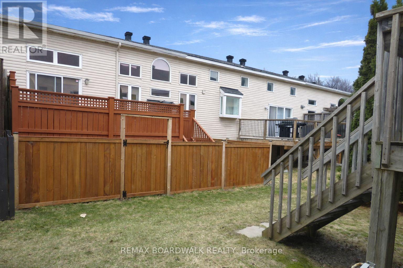 5 Maple Park Private, Ottawa, ON - Outdoor With Exterior