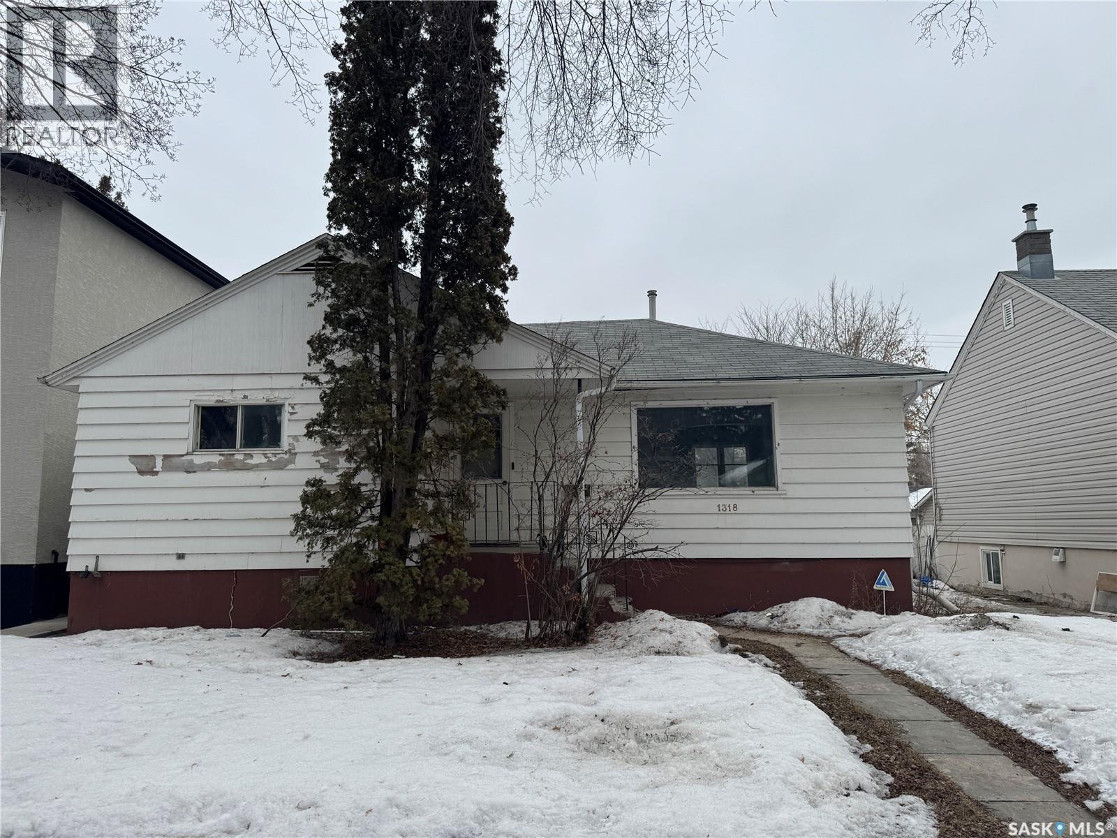 1318 B Avenue N, Saskatoon, SK - Outdoor With Exterior
