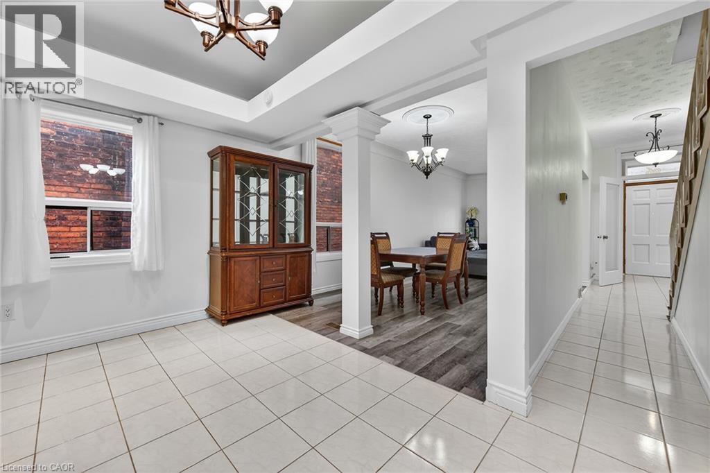 96 Wentworth Street N, Hamilton, ON - Indoor Photo Showing Other Room