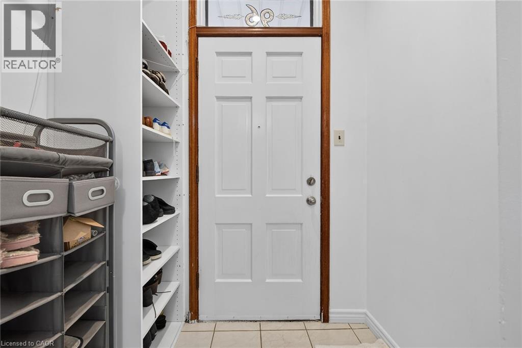 96 Wentworth Street N, Hamilton, ON - Indoor Photo Showing Other Room