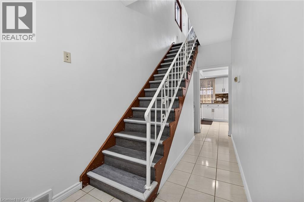 96 Wentworth Street N, Hamilton, ON - Indoor Photo Showing Other Room