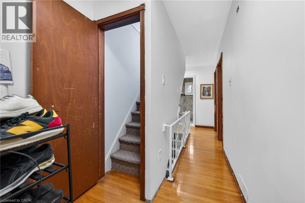 96 Wentworth Street N, Hamilton, ON - Indoor Photo Showing Other Room