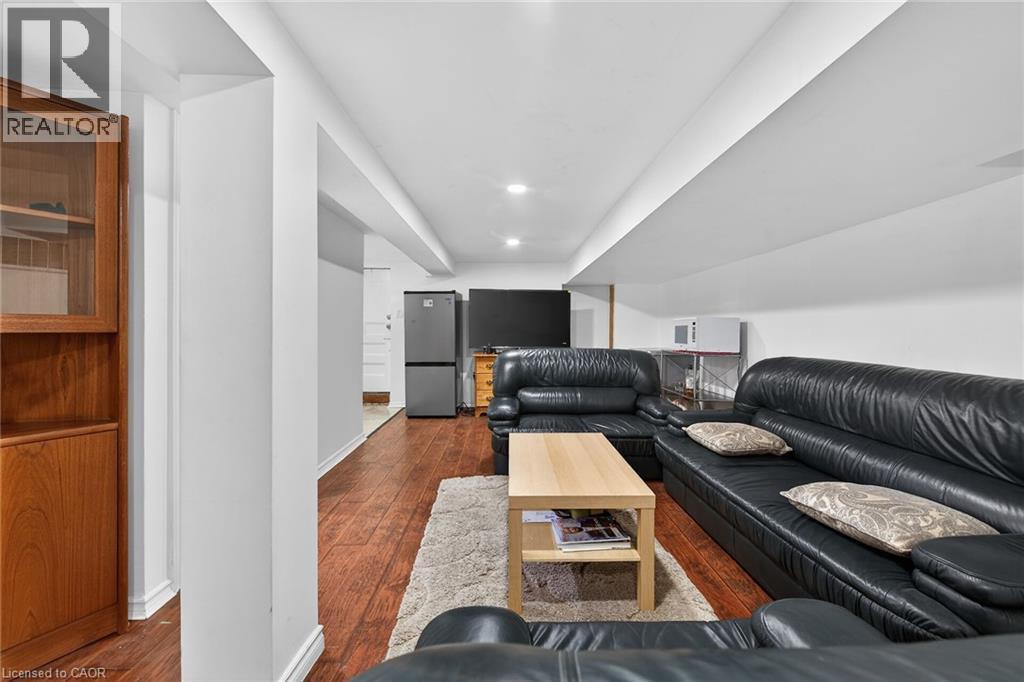 96 Wentworth Street N, Hamilton, ON - Indoor