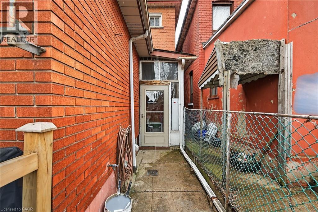 96 Wentworth Street N, Hamilton, ON - With Exterior