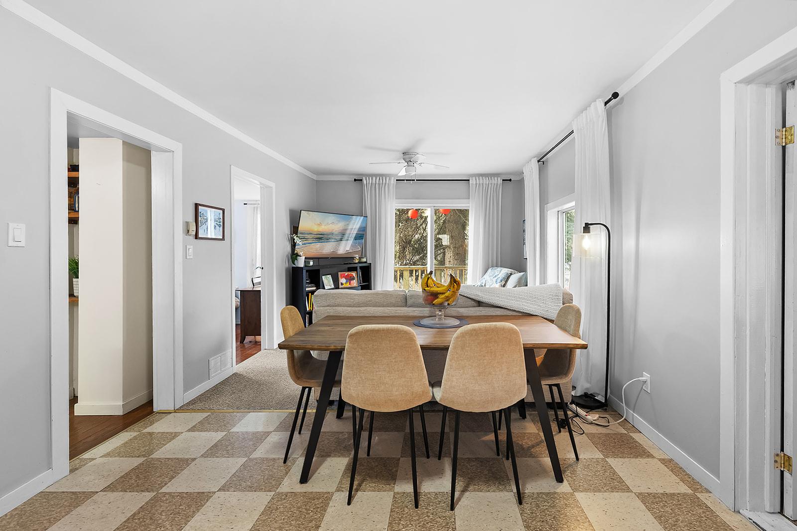 53 Spokane Street, Kimberley, BC - Indoor Photo Showing Dining Room