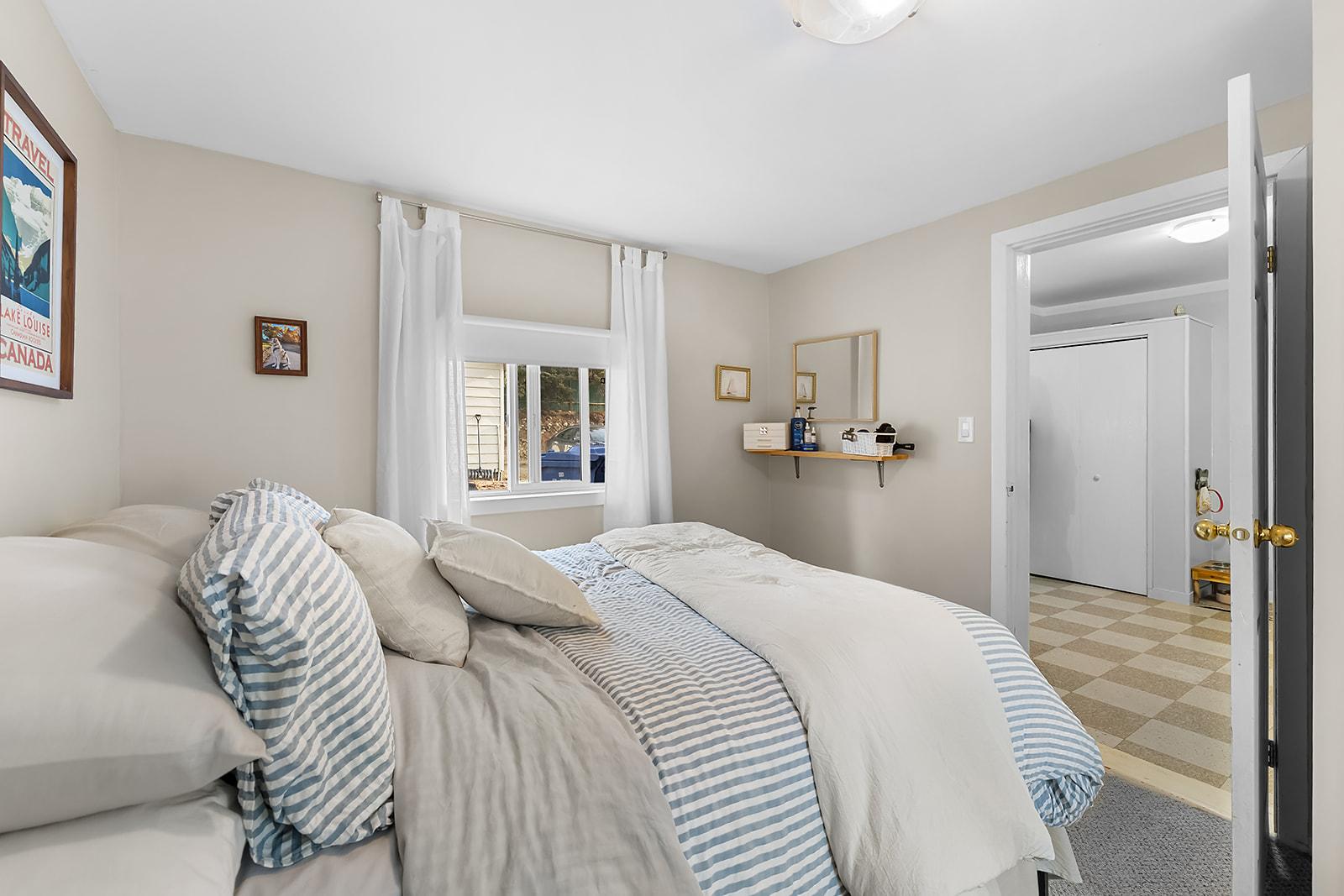 53 Spokane Street, Kimberley, BC - Indoor Photo Showing Bedroom