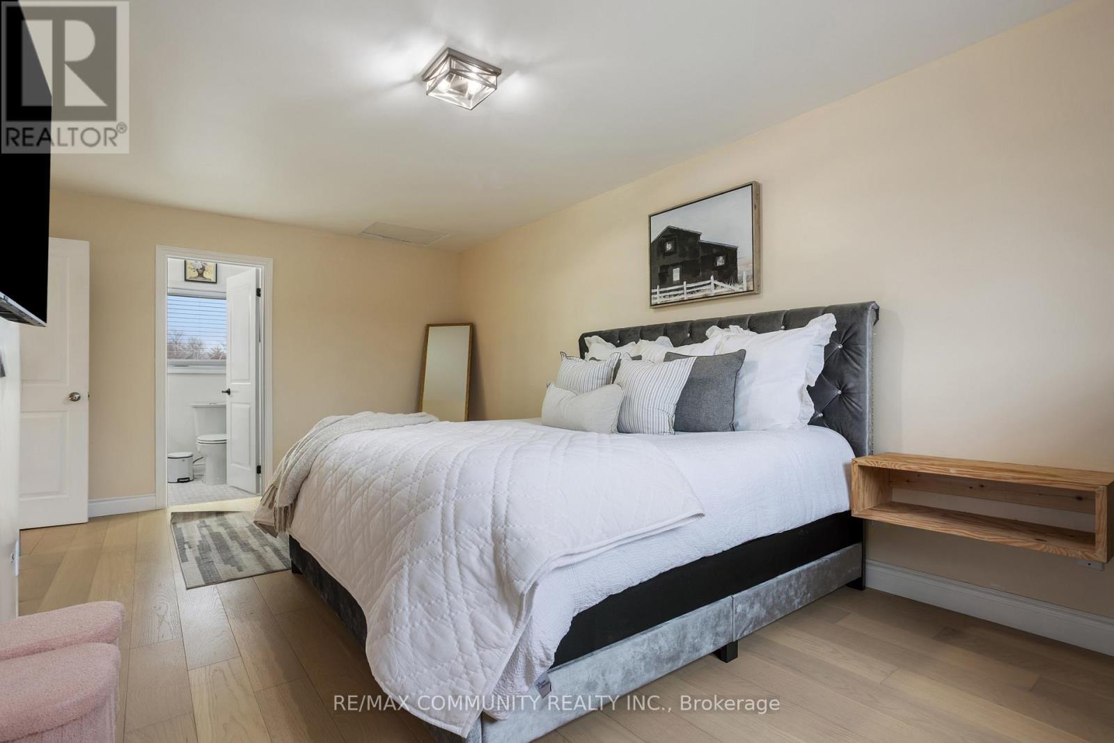 127 Glenvalley Drive, Cambridge, ON - Indoor Photo Showing Bedroom
