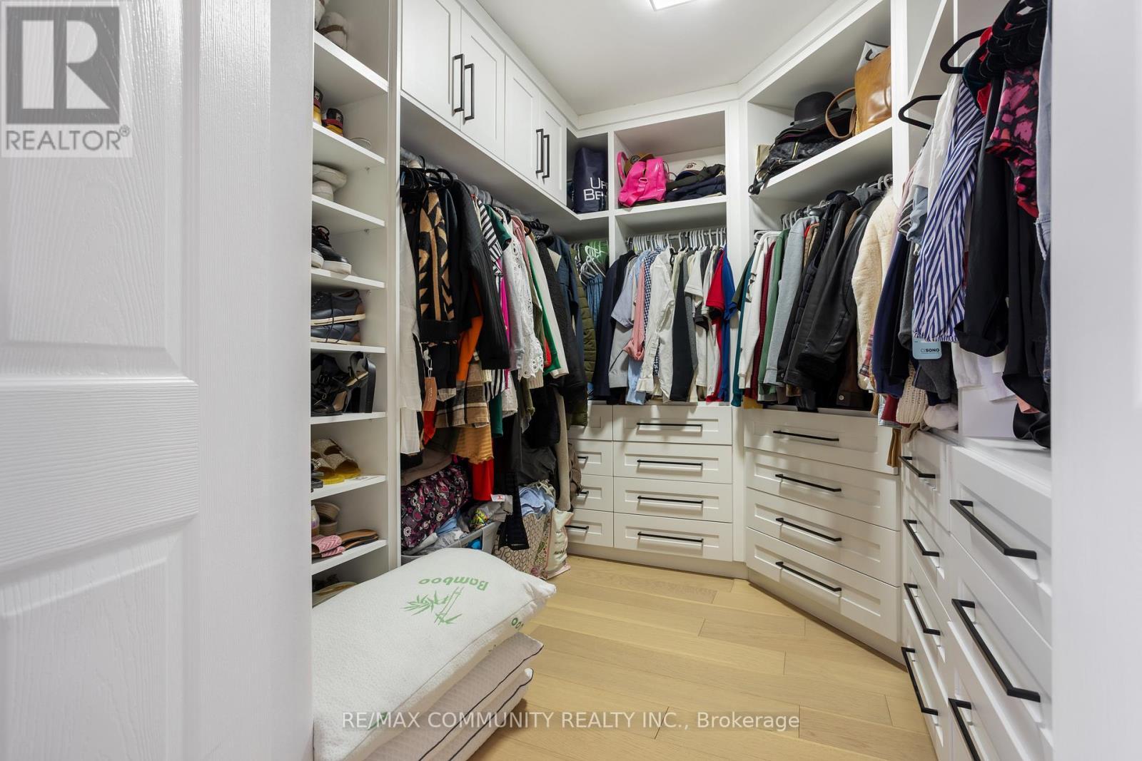 127 Glenvalley Drive, Cambridge, ON - Indoor With Storage