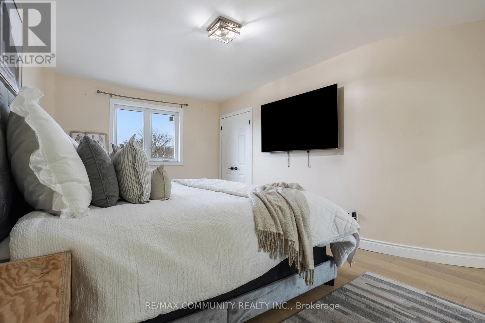 127 Glenvalley Drive, Cambridge, ON - Indoor Photo Showing Bedroom