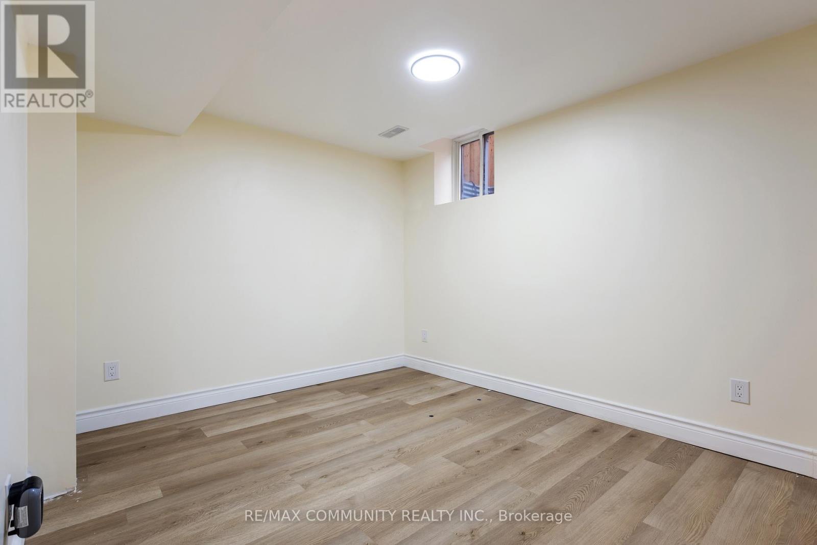 127 Glenvalley Drive, Cambridge, ON - Indoor Photo Showing Other Room