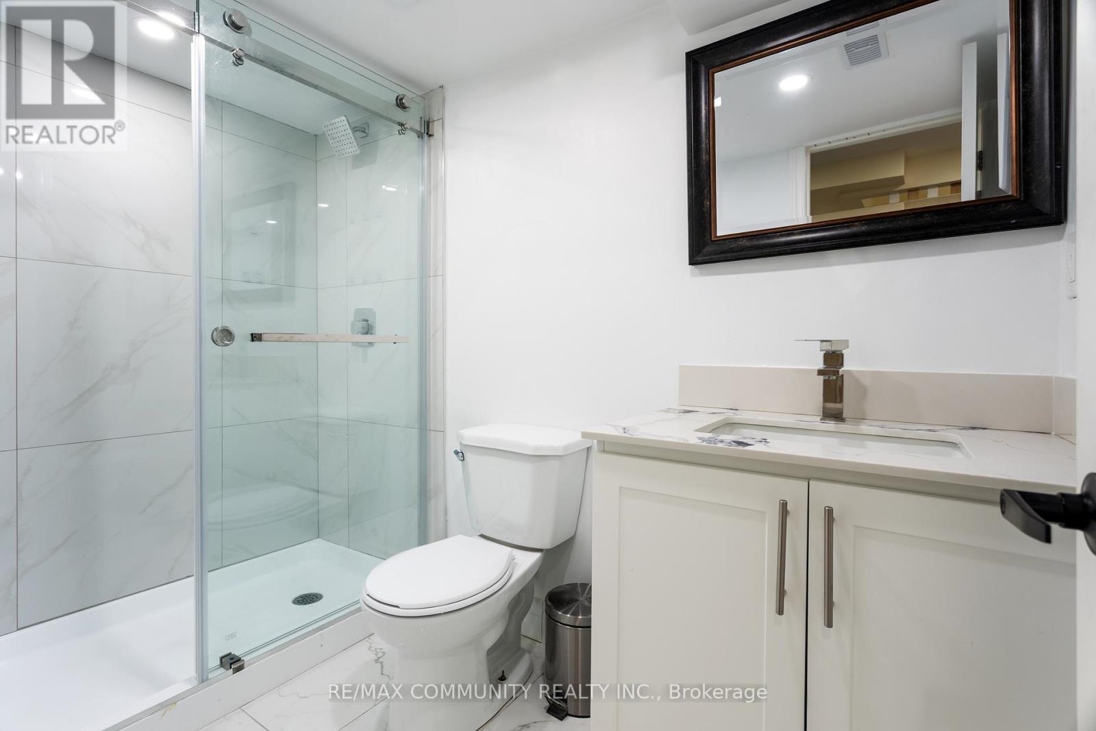 127 Glenvalley Drive, Cambridge, ON - Indoor Photo Showing Bathroom