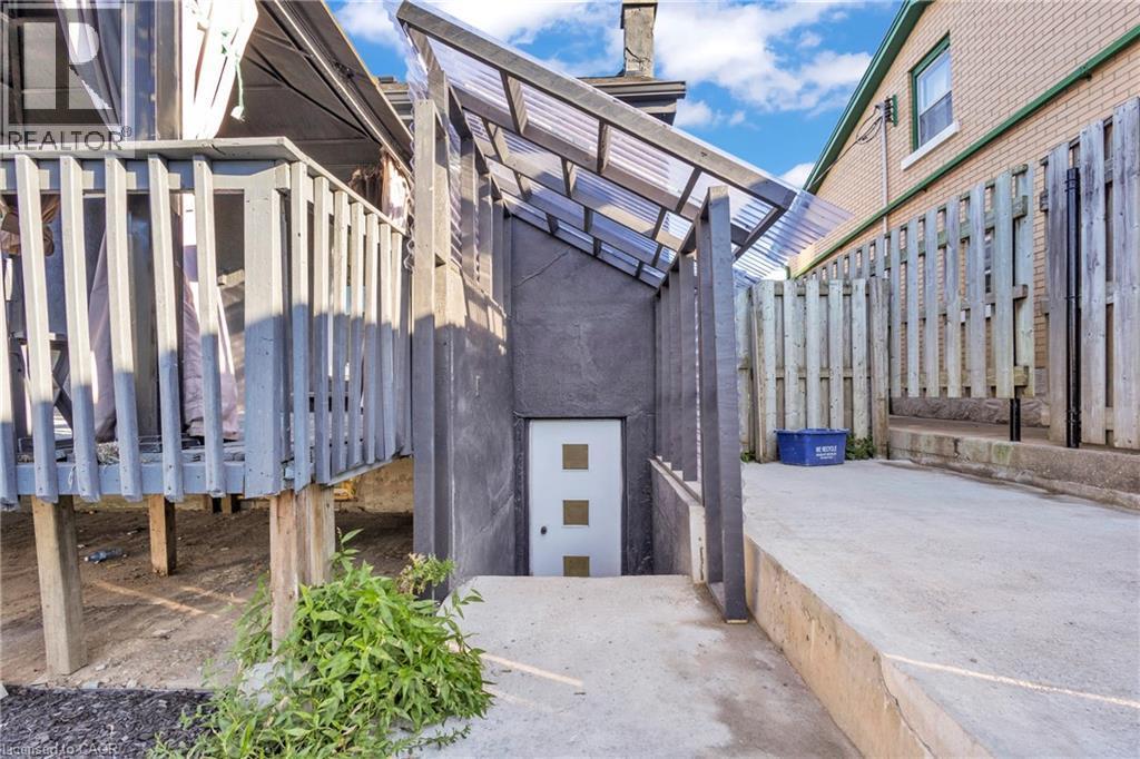 84 Avalon Place, Kitchener, ON - Outdoor