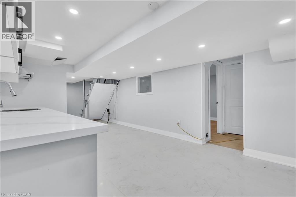 84 Avalon Place, Kitchener, ON - Indoor