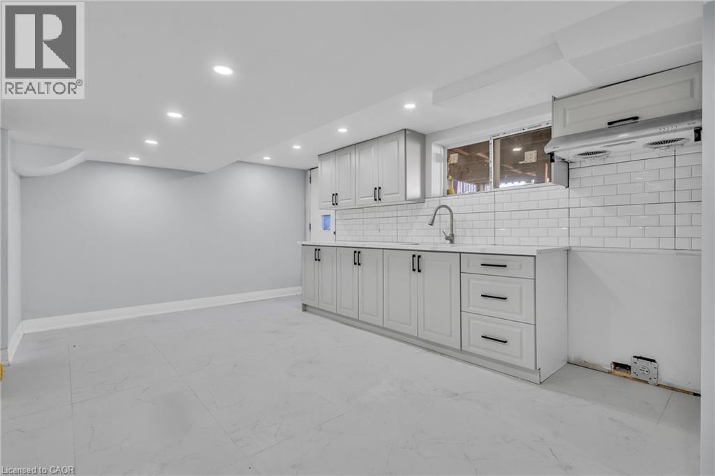 84 Avalon Place, Kitchener, ON - Indoor