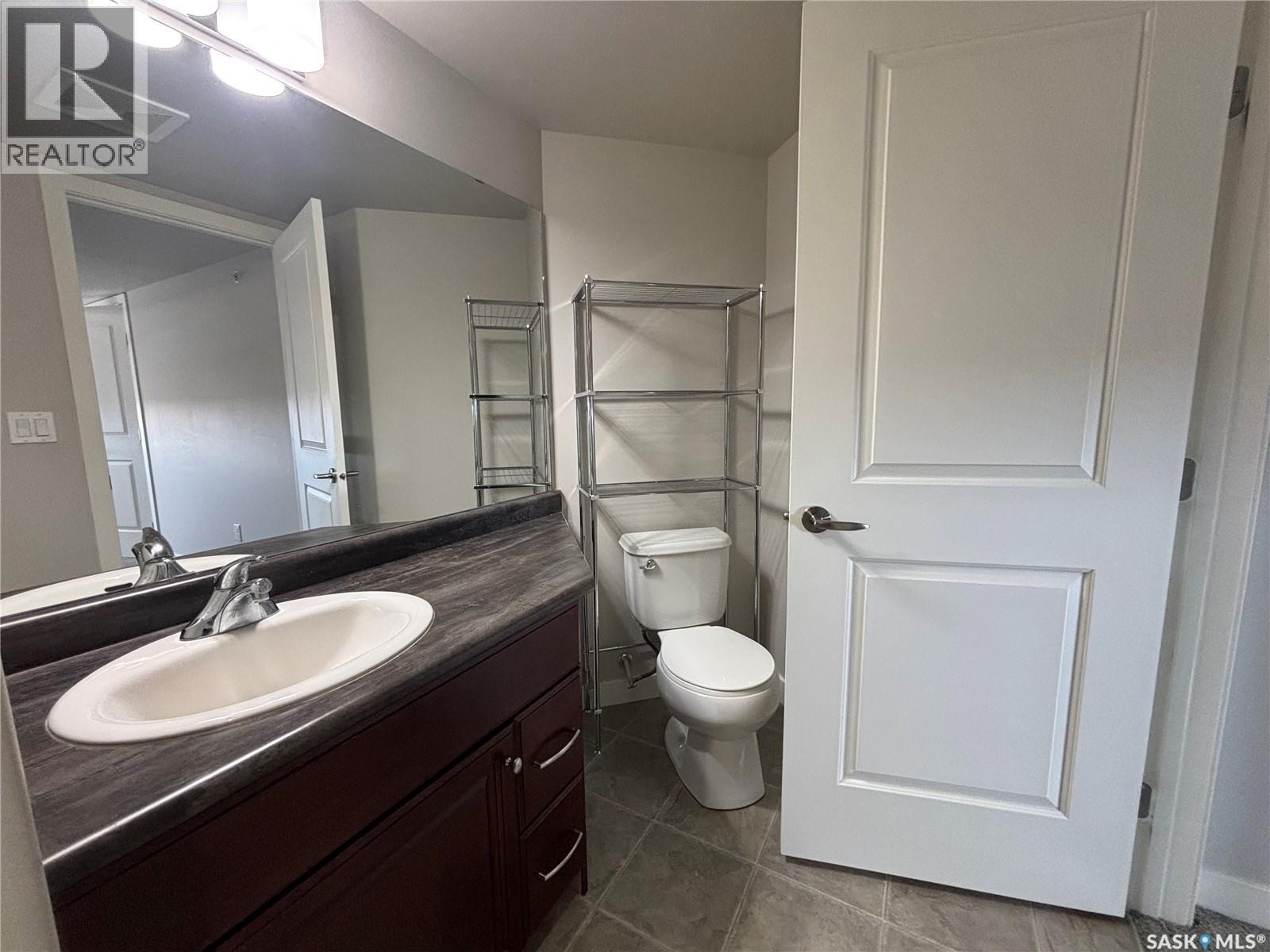 302 333 Morrison Drive, Yorkton, SK - Indoor Photo Showing Bathroom