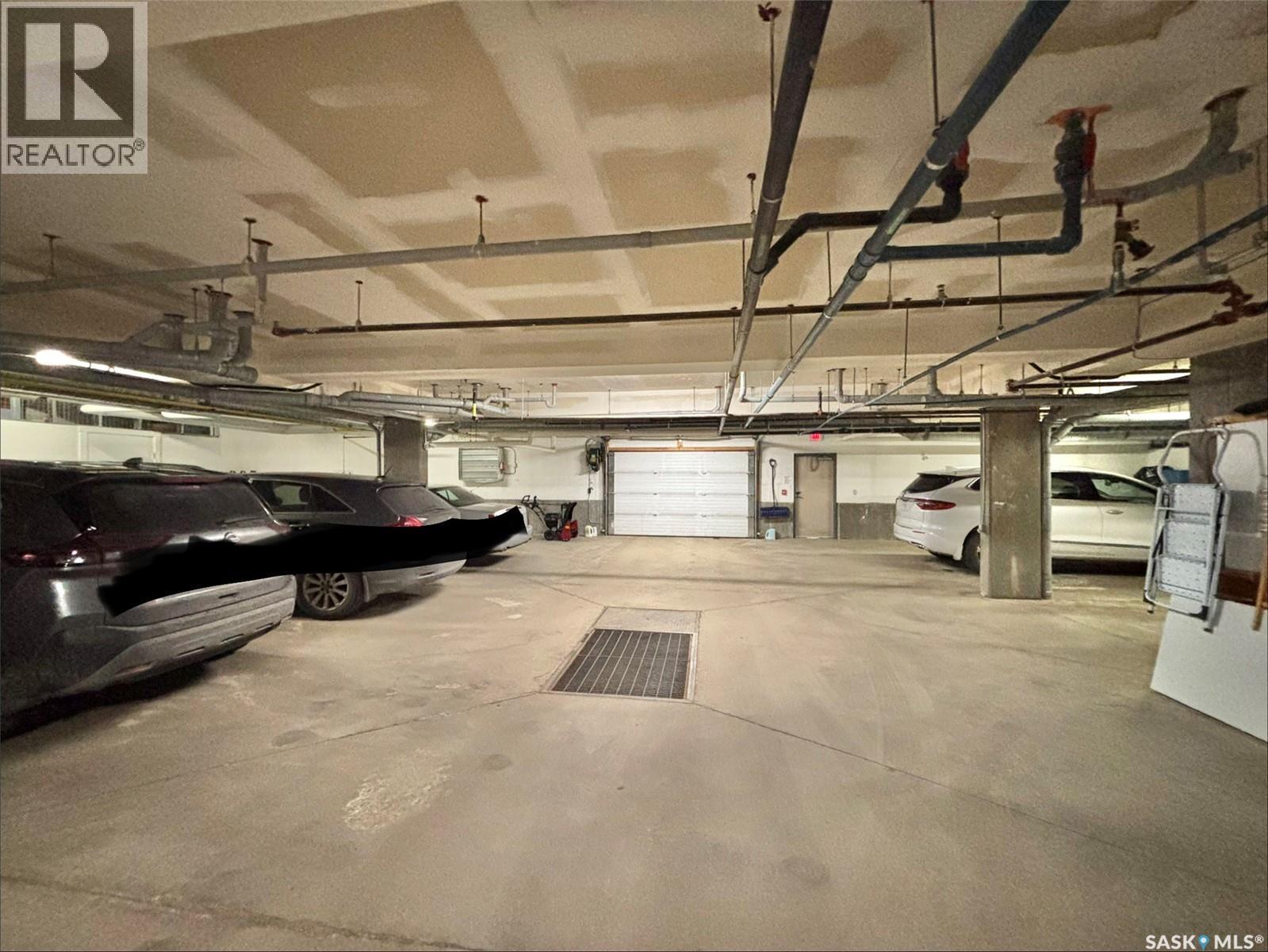 302 333 Morrison Drive, Yorkton, SK - Indoor Photo Showing Garage