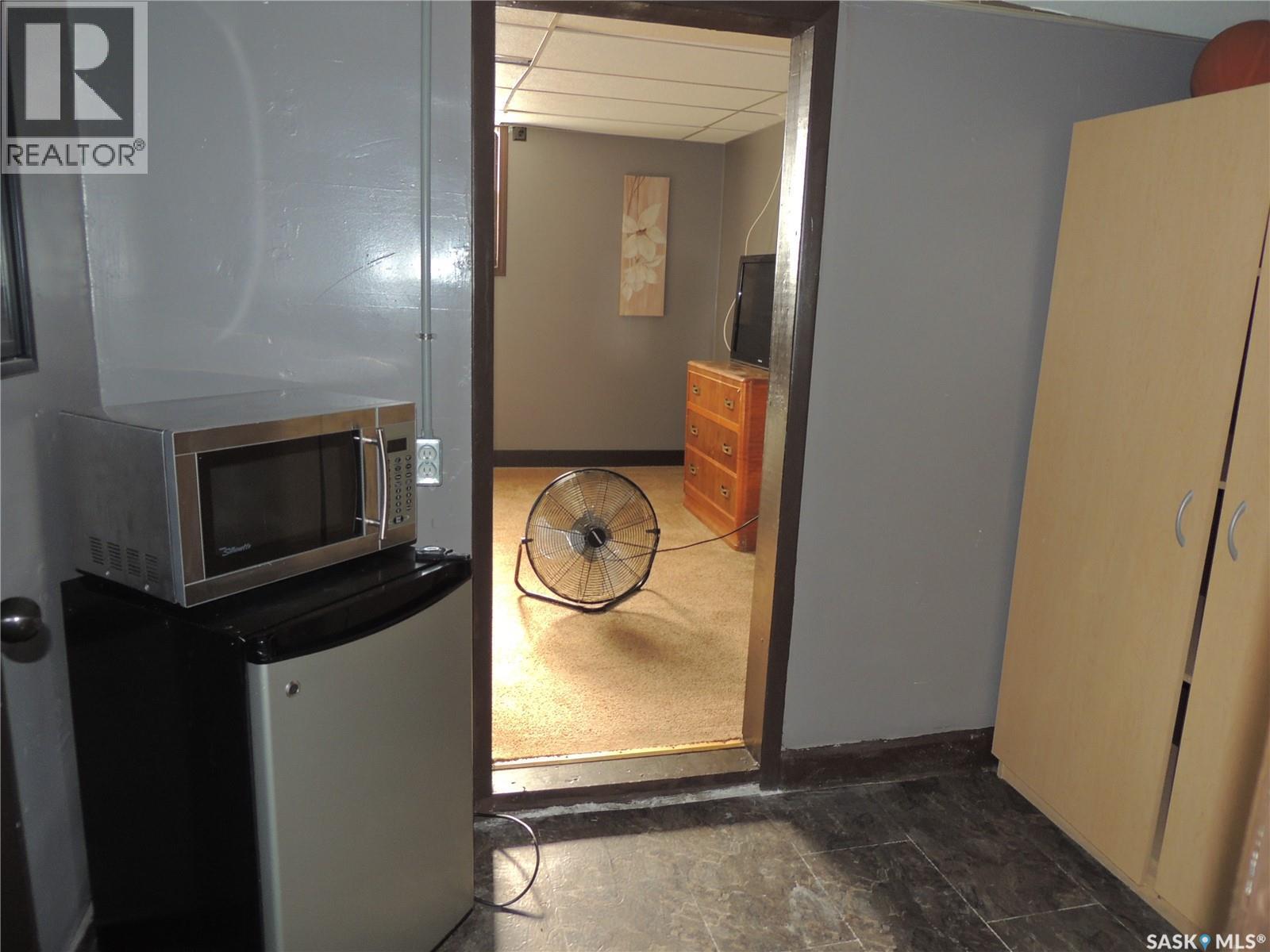 729 Carbon Avenue, Bienfait, SK - Indoor Photo Showing Other Room