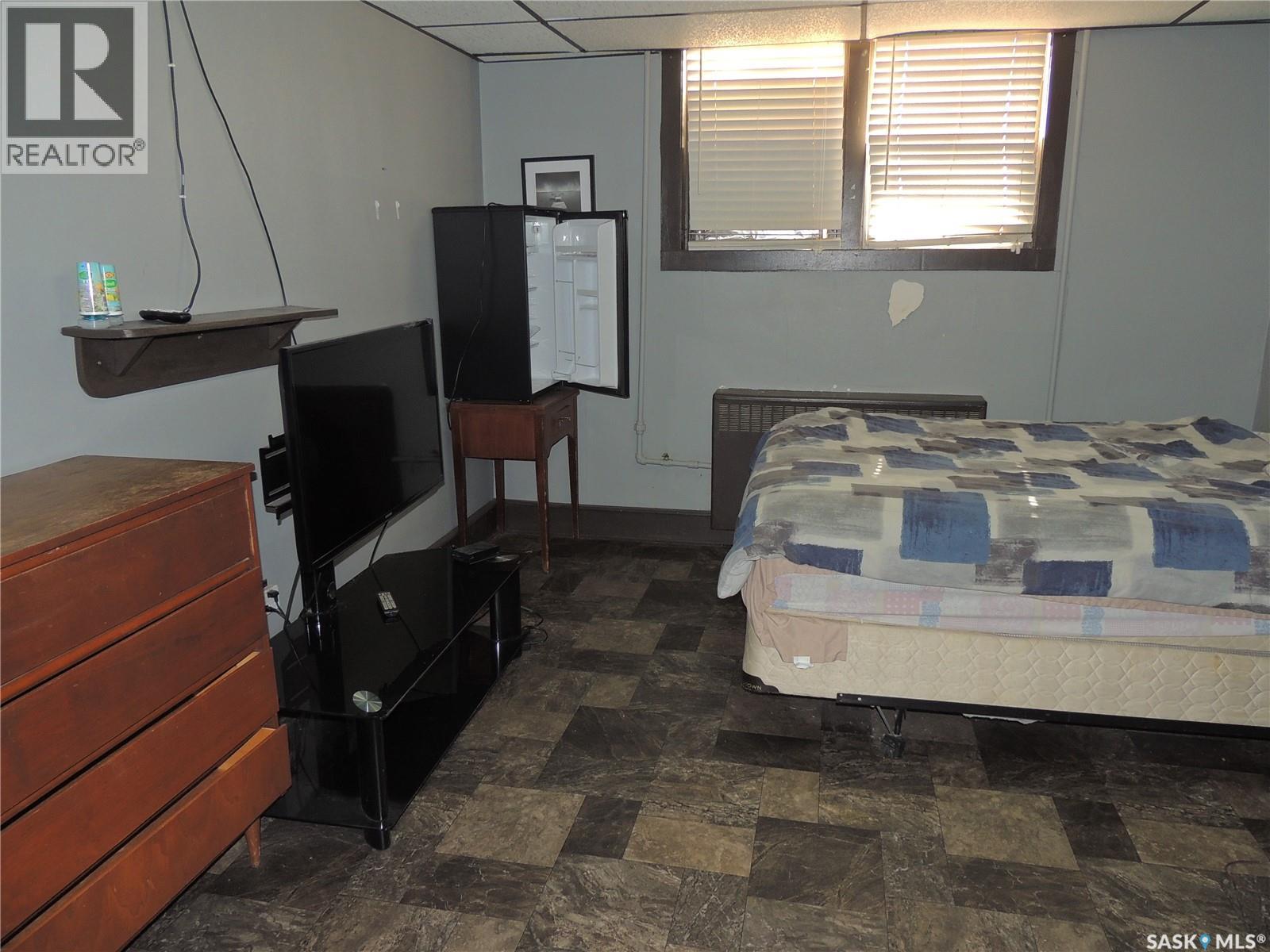 729 Carbon Avenue, Bienfait, SK - Indoor Photo Showing Bedroom