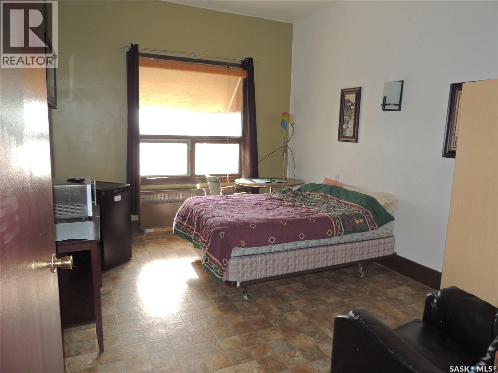 729 Carbon Avenue, Bienfait, SK - Indoor Photo Showing Bedroom