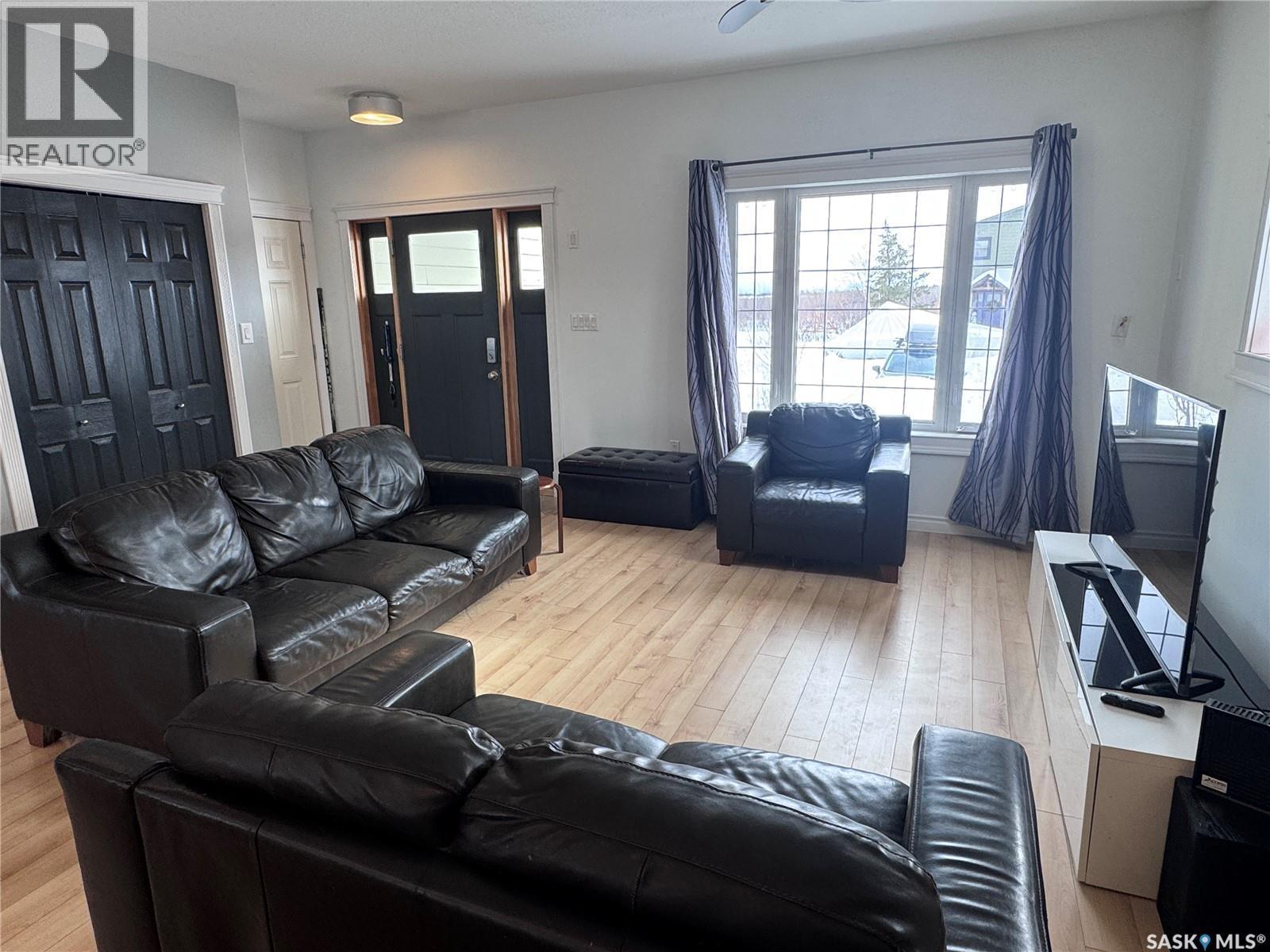 237 Eagle Point Drive, La Ronge, SK - Indoor Photo Showing Living Room