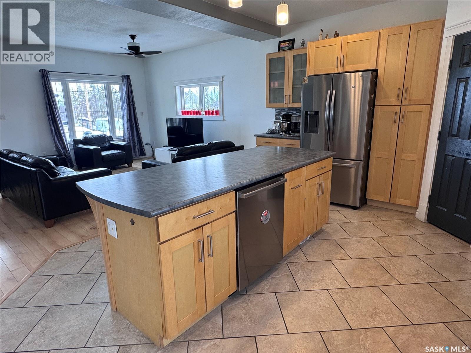 237 Eagle Point Drive, La Ronge, SK - Indoor Photo Showing Kitchen