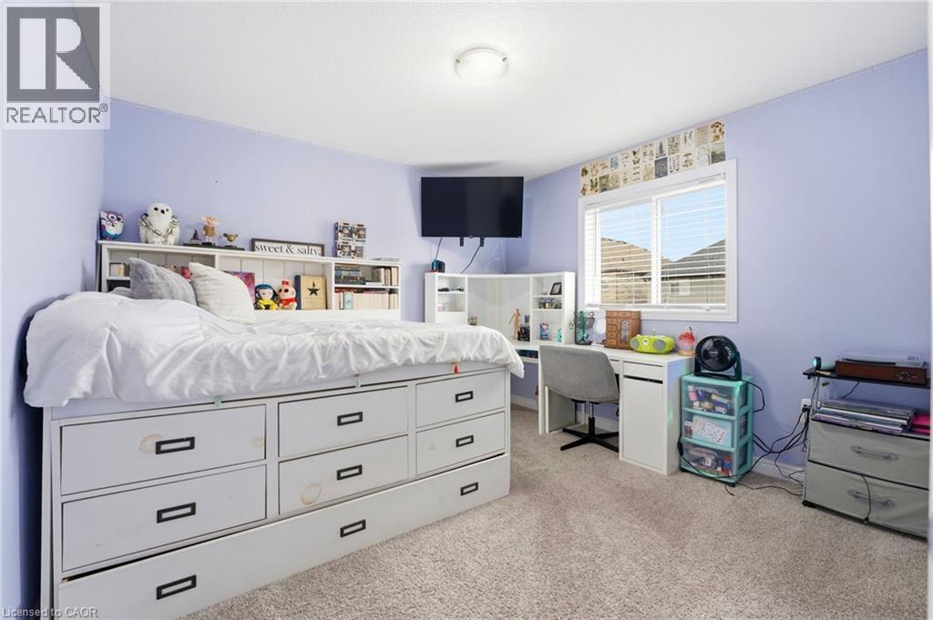 86 Fairgrounds Drive, Binbrook, ON - Indoor Photo Showing Bedroom