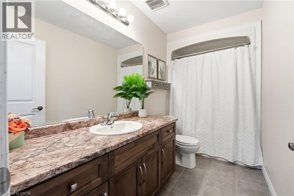 86 Fairgrounds Drive, Binbrook, ON - Indoor Photo Showing Bathroom