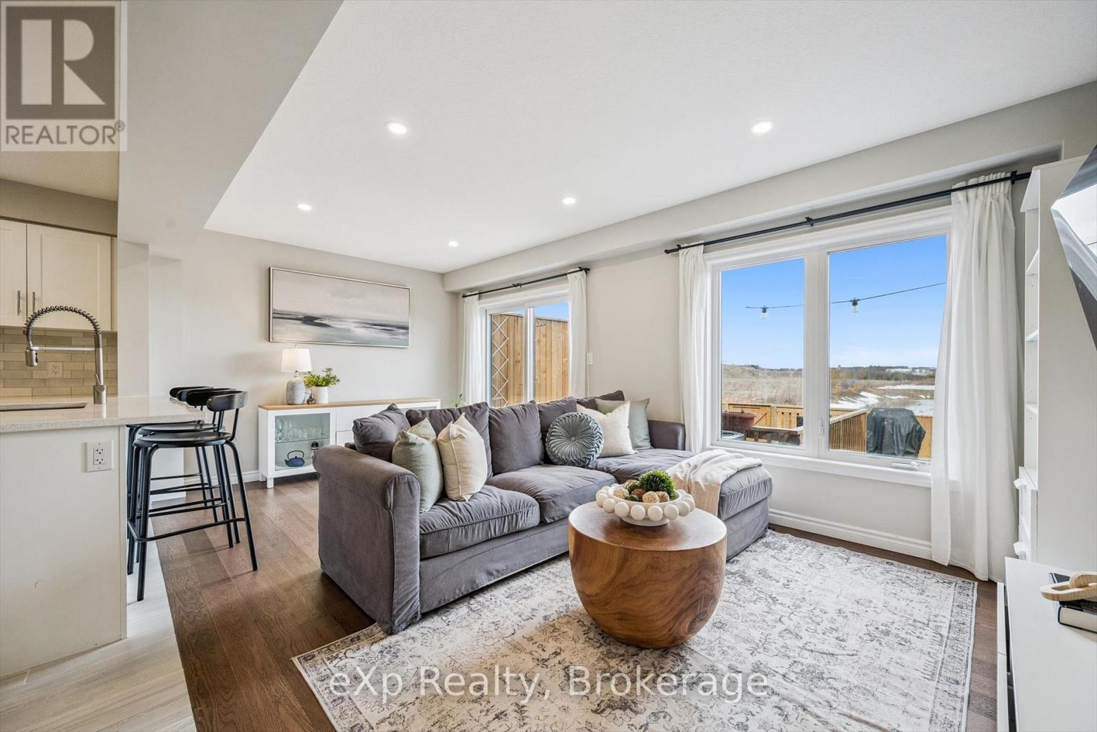 54 Miranda Path, Woolwich, ON - Indoor Photo Showing Living Room