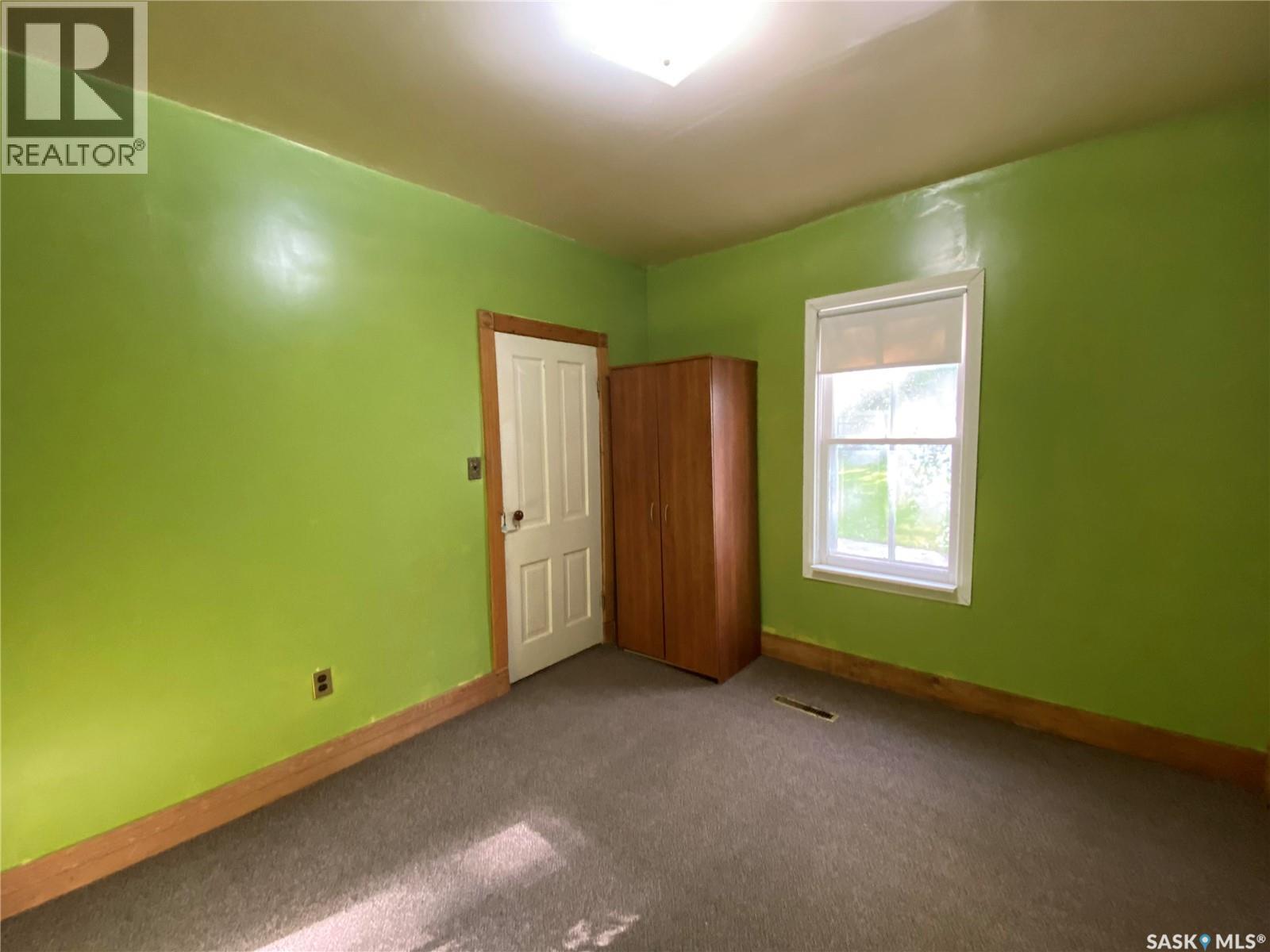 74 Third Avenue N, Yorkton, SK - Indoor Photo Showing Other Room