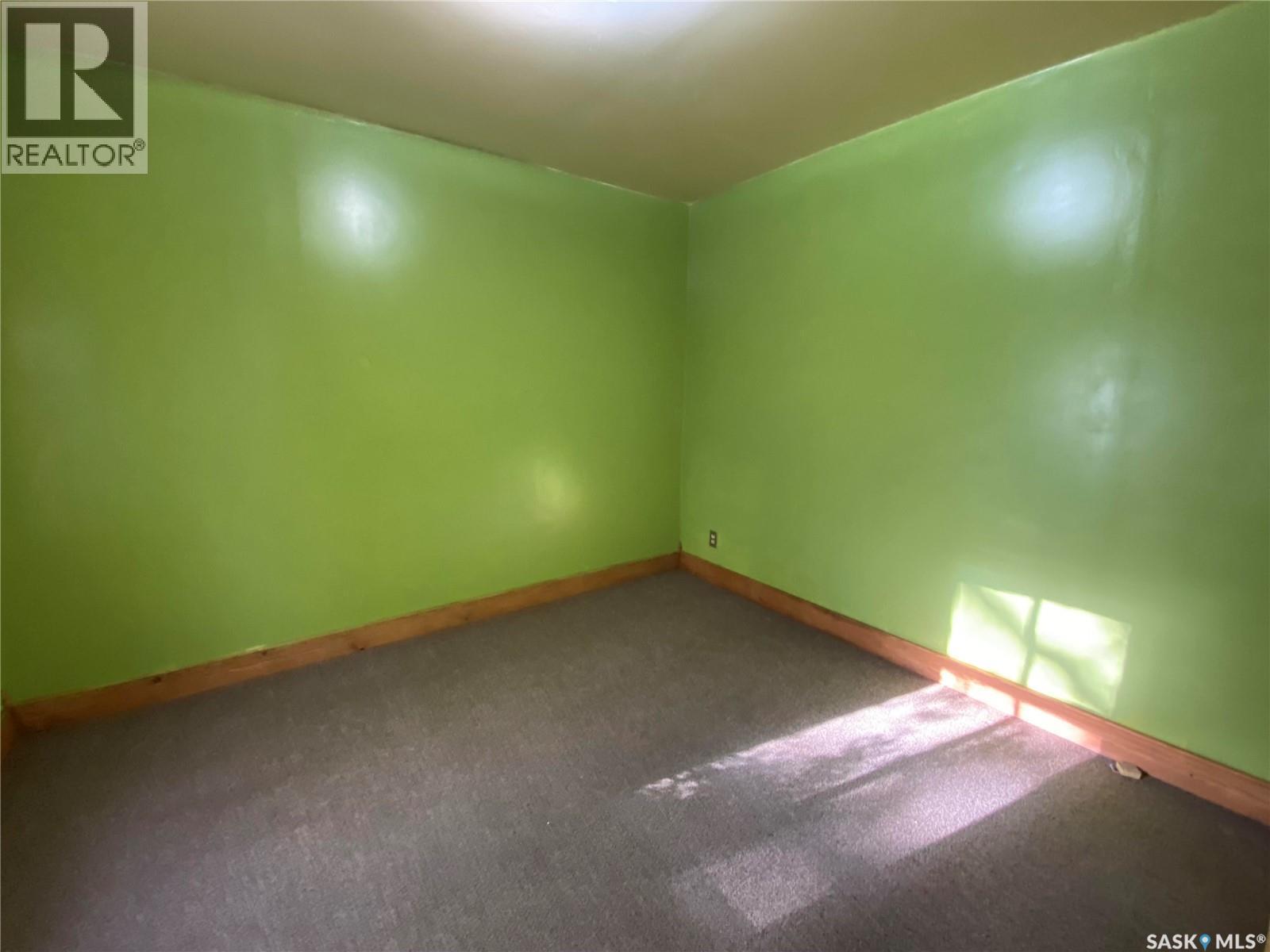 74 Third Avenue N, Yorkton, SK - Indoor Photo Showing Other Room