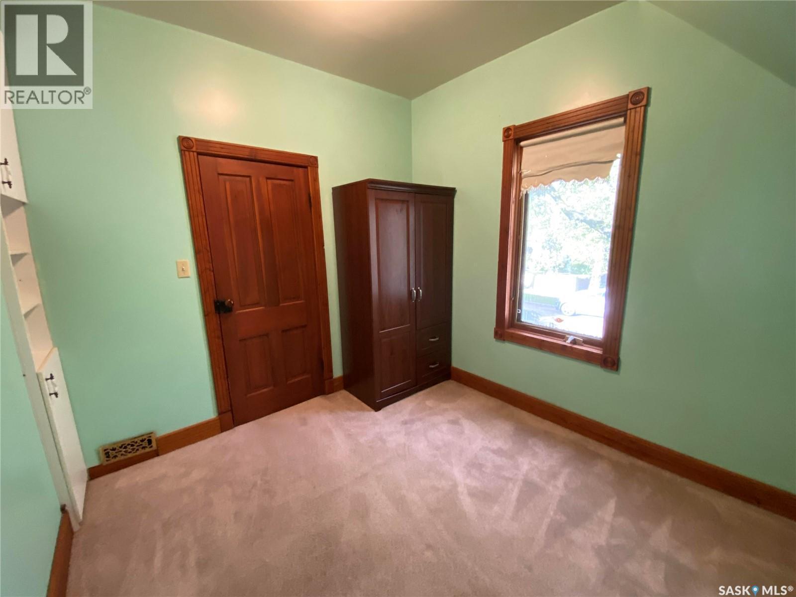 74 Third Avenue N, Yorkton, SK - Indoor Photo Showing Other Room