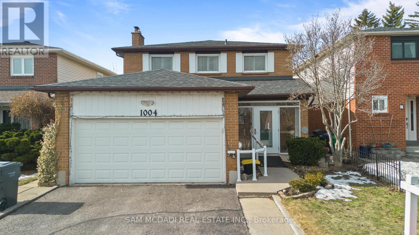 1004 Queensbridge Drive, Mississauga, ON - Outdoor