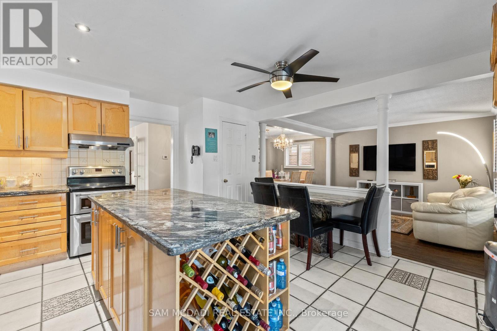 1004 Queensbridge Drive, Mississauga, ON - Indoor