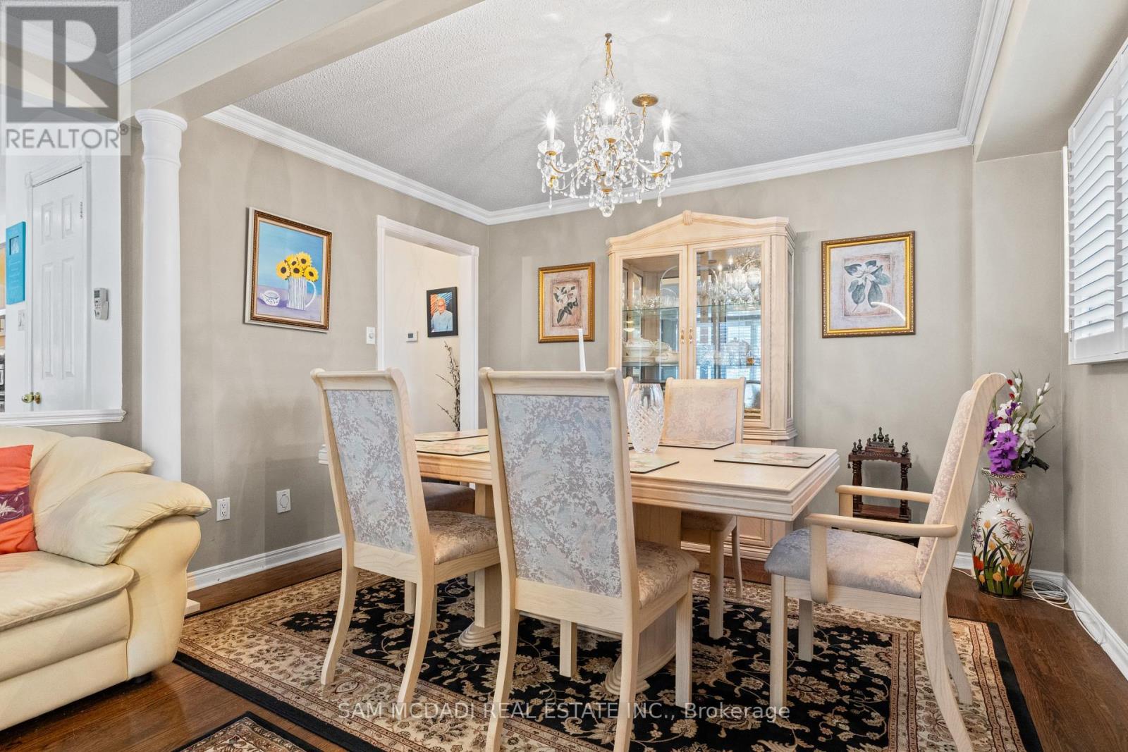 1004 Queensbridge Drive, Mississauga, ON - Indoor Photo Showing Dining Room