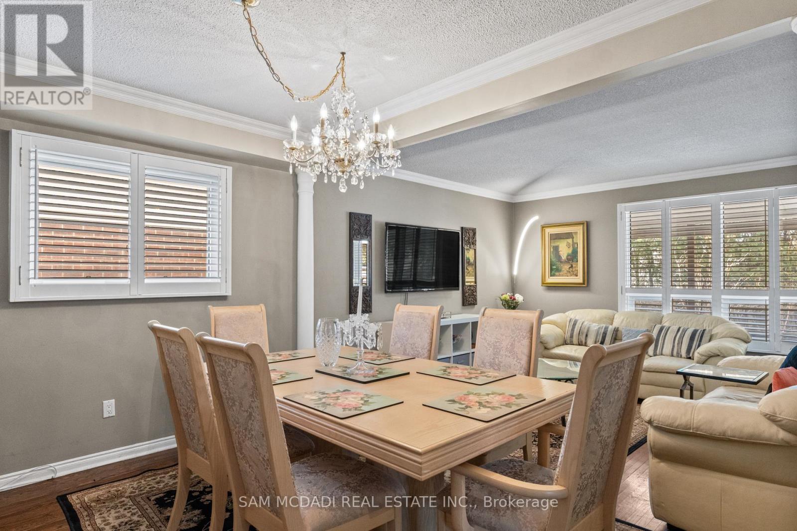 1004 Queensbridge Drive, Mississauga, ON - Indoor Photo Showing Dining Room